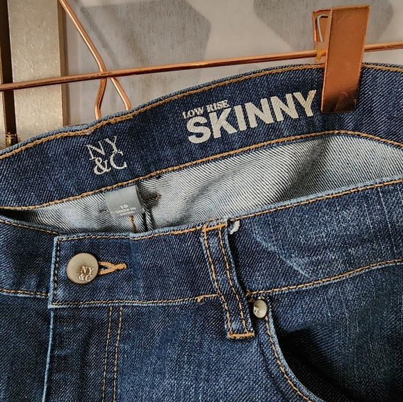 New York & Company Low Rise Skinny Jeans | Size 18 - Picture 3 of 7